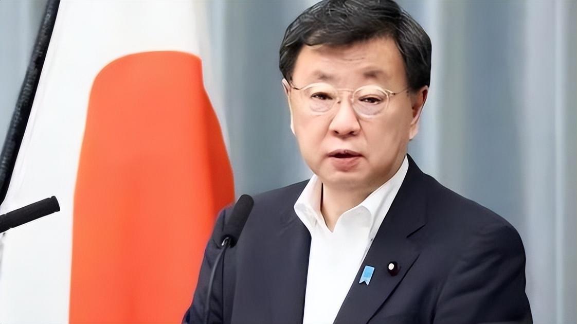 在南海越南是占我南沙群岛数量最多的达35个南海南沙群岛，越南占据数量最多的达35个岛礁