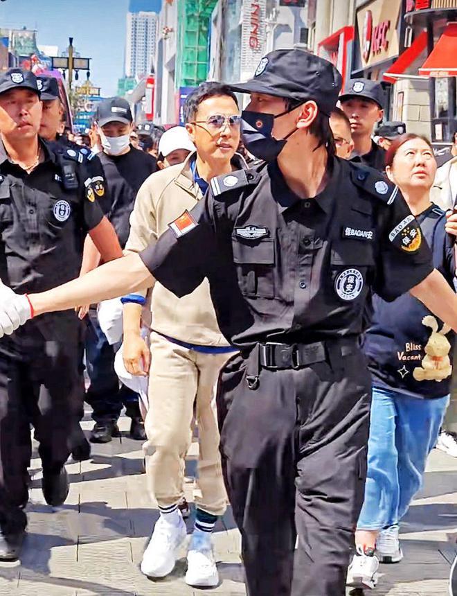 沈阳二环违停摘葫芦男子道歉沈阳二环违停摘葫芦男子道歉事件深度解析