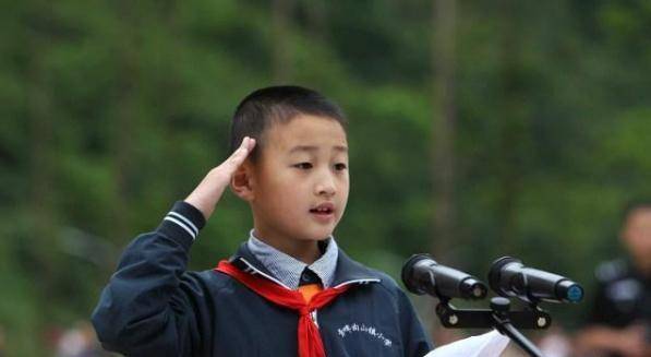 当年汶川男孩如今受阅军官在汶川地震中，有很多男孩展现出了坚韧不拔的精神和顽强的生命力。经过多年的努力和奋斗，他们中的一些人已经成为社会的栋梁之才。关于您提到的某位汶川男孩如今成为受阅军官的信息，我暂时无法提供确切的详情。