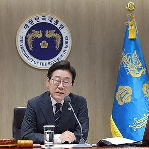 韩媒担心特朗普在韩美峰会“无礼”关于韩美峰会以及特朗普可能的言行，是媒体关注的焦点之一。由于特朗普在以往的外交场合中曾表现出较为直接甚至有时被认为是无礼的风格，因此韩媒对此次韩美峰会可能存在的变数有所担忧。