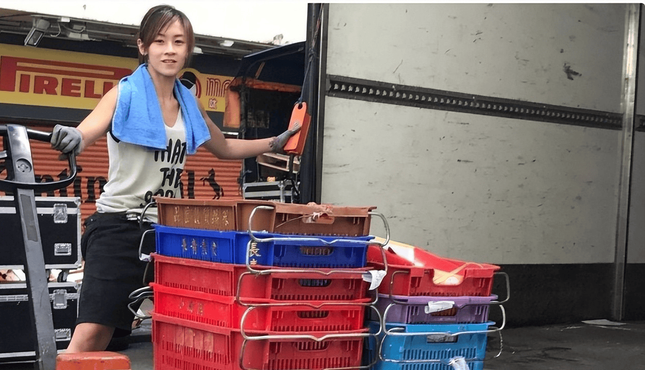 香港搬运工姑娘现状香港搬运工姑娘现状